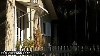 Watch A Nympho Wife Squirt And Enjoy A Hallpass With Her Neighbor