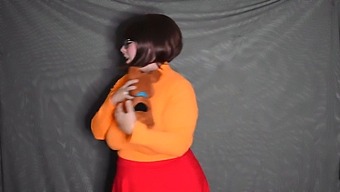 Velma Undresses