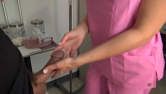 Amateur Nurse Indulges In Oral Pleasure With Patient